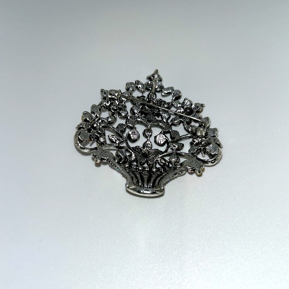 Rhinestone Flower Bouquet Vintage Inspired Brooch - Picture 7 of 12